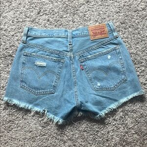 New Levi 501 light denim wash jean shorts w 25